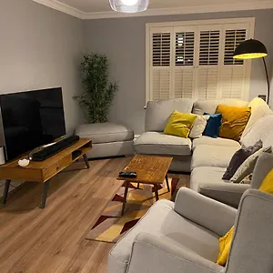 Holiday home Gleanntan House - Beautiful Family Town House