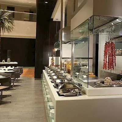 Centro Sharjah Otel 4*,
